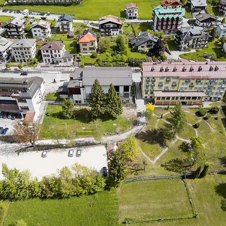 Auronzo - Outdoor Basecamp 4* アウロンツォ・ディ・カドーレ