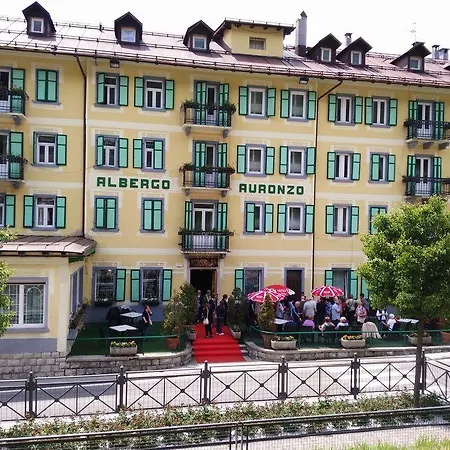 Auronzo - Outdoor Basecamp ホテル