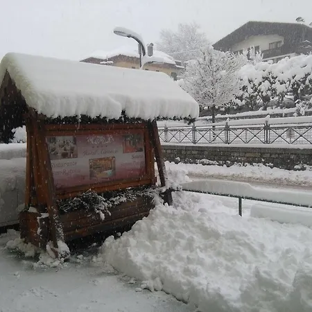 ホテル Auronzo - Outdoor Basecamp アウロンツォ・ディ・カドーレ