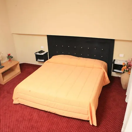 Auronzo - Outdoor Basecamp 4* アウロンツォ・ディ・カドーレ